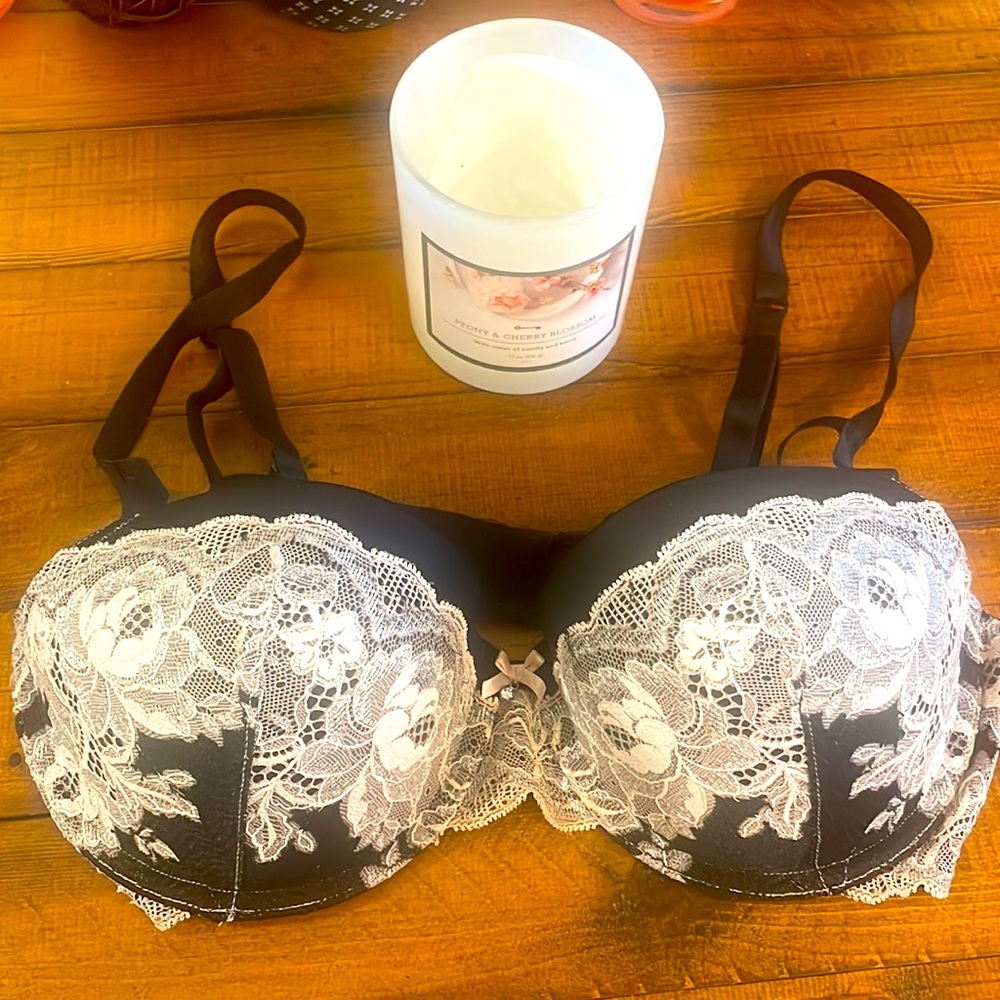 Victoria Secret HOT Black & White Lace Dream Angels Push Up Bra ❤️❤️